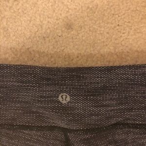 Light grey patterned Capri lululemon